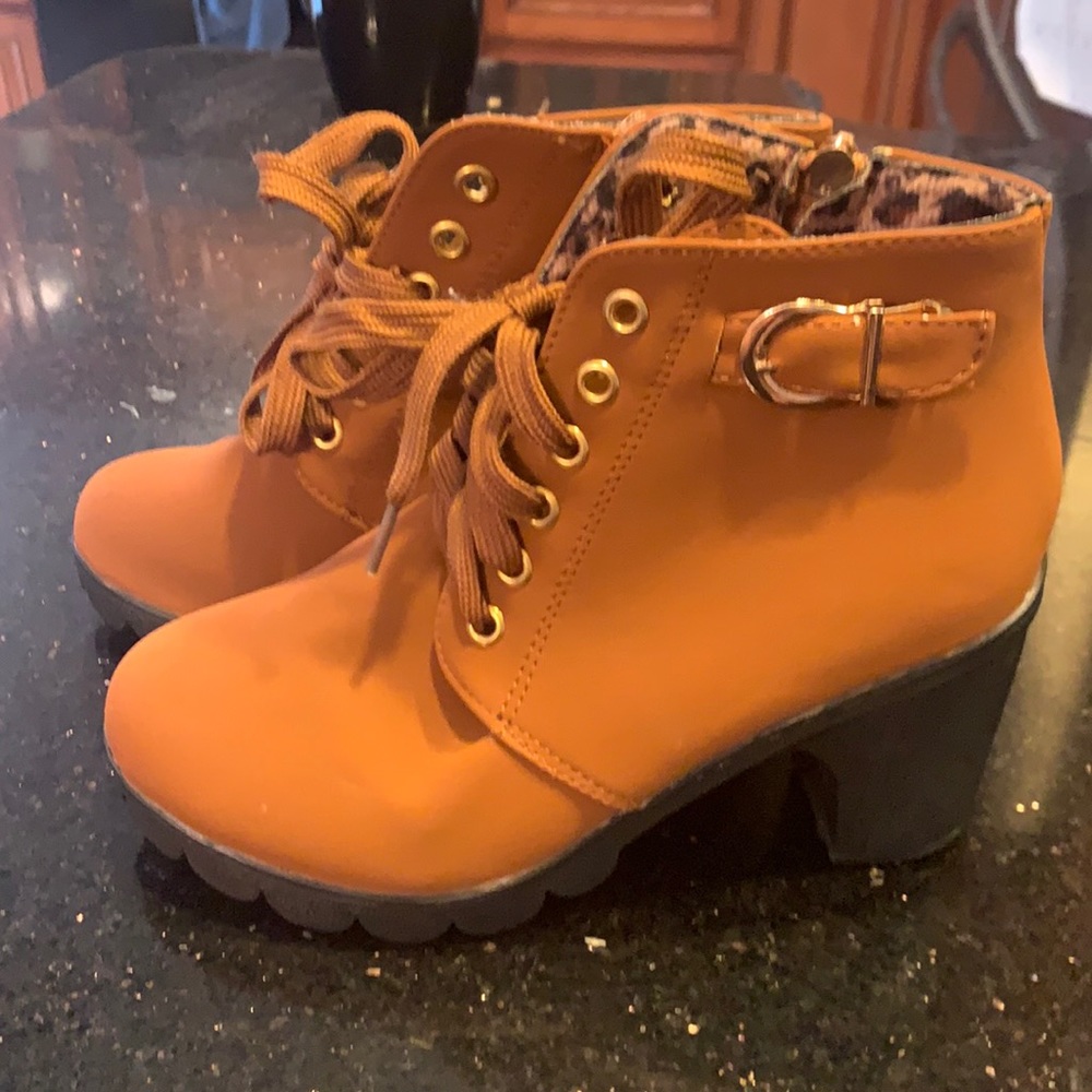 Women shoes size 37 Europe 6.5 US